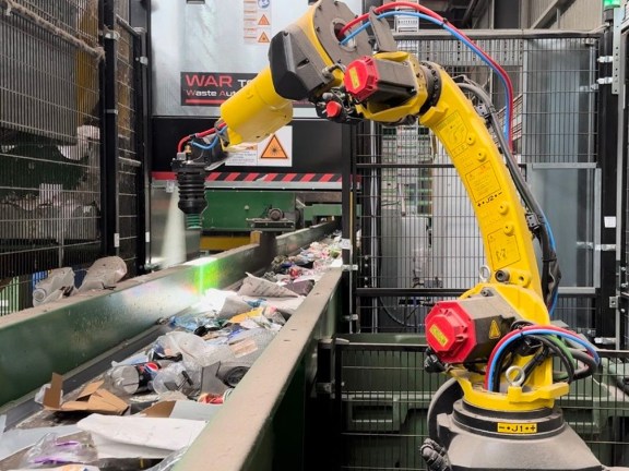 Tetra Pak has partnered with Australian Paper Recovery (APR) Kerbside to implement the first AI robot in Australia to identify and sort used beverage cartons