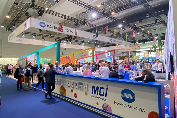 Konica Minolta has been celebrating an outstanding success at Labelexpo Europe with high numbers of sales leads and seven new show sales announced on its unique stand in Brussels, Belgium